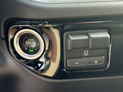 Used 2024 Chevrolet Silverado 2500 LT image 33