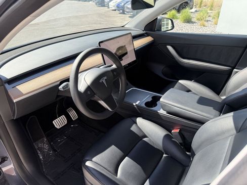 Used 2022 Tesla Model Y Performance AWD/4WD image 12