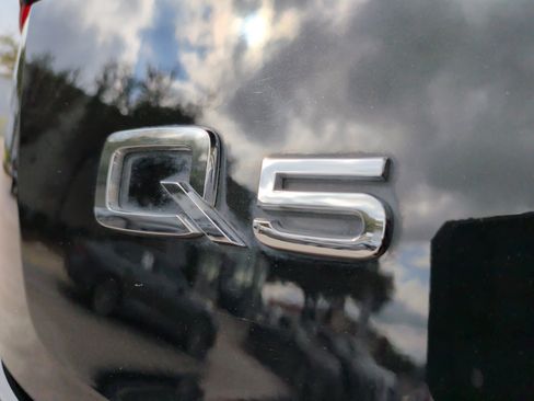 Used 2022 Audi Q5 2.0T Prestige w/ Prestige Package image 38