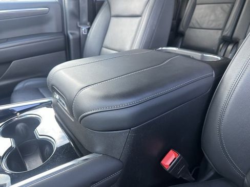 Certified 2025 Chevrolet Suburban Z71 image 12