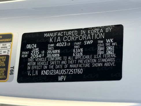 Certified 2025 Kia Soul LX image 28