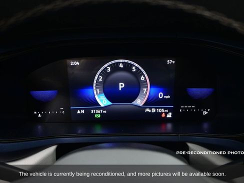 Used 2023 Volkswagen Taos SE w/ Panoramic Sunroof Package image 18