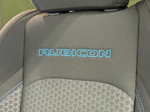 Used 2024 Jeep Wrangler Unlimited Rubicon 4xe w/ Capability Package AWD/4WD image 16