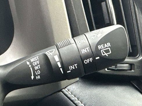 Used 2018 Toyota RAV4 XLE image 19