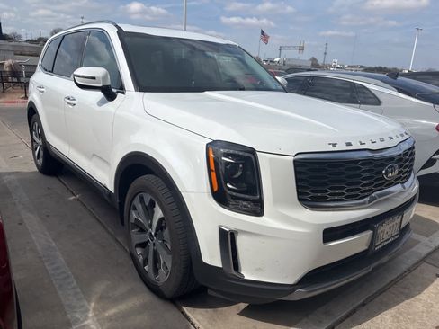 Used 2020 Kia Telluride S w/ S 8 Passenger Seating Package image 3