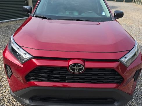 Certified 2024 Toyota RAV4 LE AWD/4WD image 9