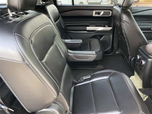 Certified 2022 Ford Explorer XLT w/ Equipment Group 202A image 35