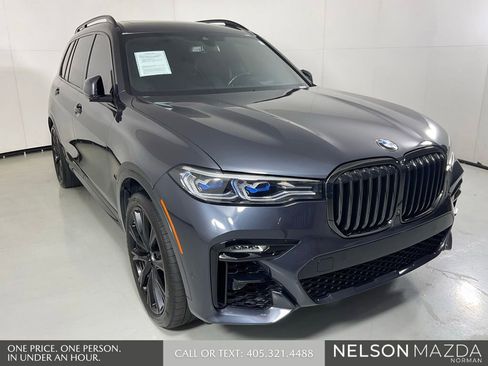 Used 2022 BMW X7 M50i w/ Luxury Seating Package AWD/4WD image 3