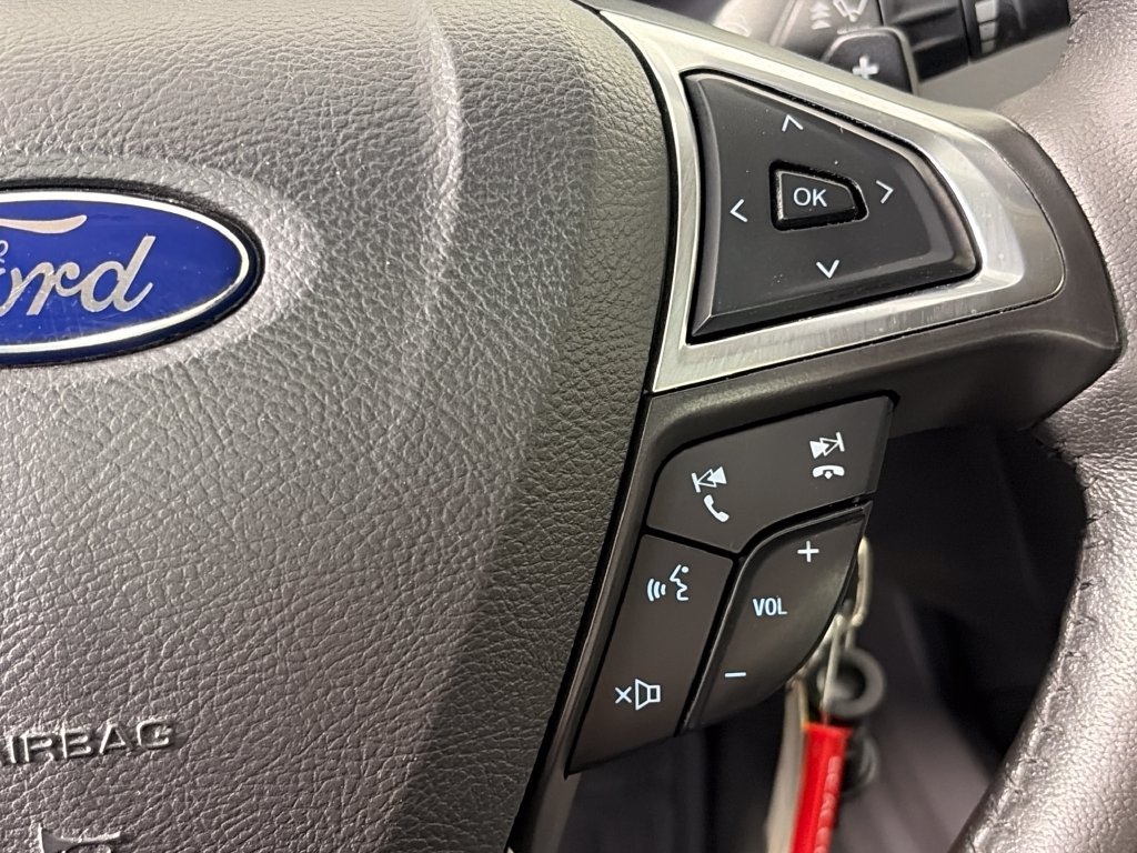 Used 2016 Ford Fusion SE FWD image 18