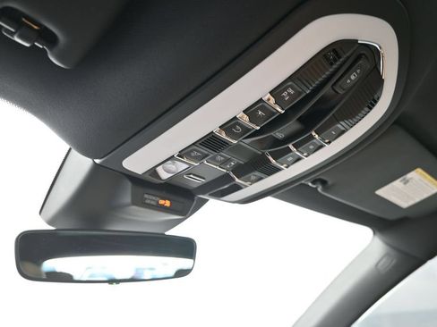 New 2026 Porsche Macan AWD/4WD image 17