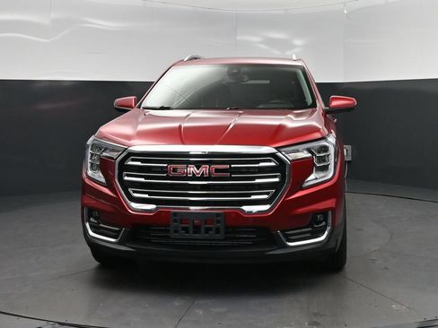 Used 2024 GMC Terrain SLT w/ Tech Package FWD image 10