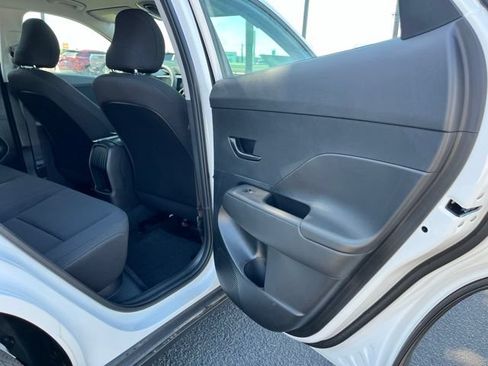 New 2026 Hyundai Kona SE FWD image 18