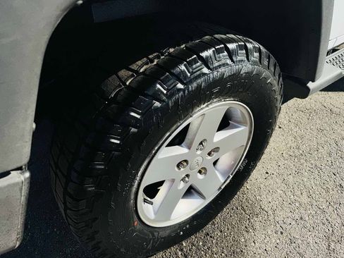 Used 2014 Jeep Wrangler Sport w/ Quick Order Package 24S AWD/4WD image 6