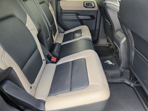 Used 2024 Ford Bronco Wildtrak image 30