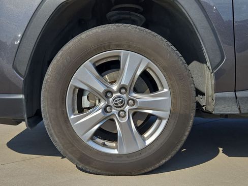 Used 2024 Toyota RAV4 XLE FWD image 12