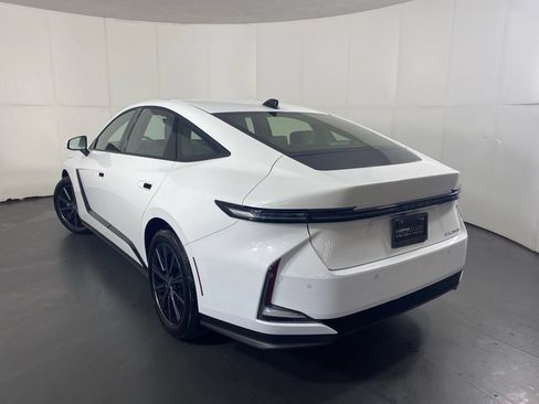 Certified 2026 Lexus ES 350e w/ Convenience Package FWD image 9