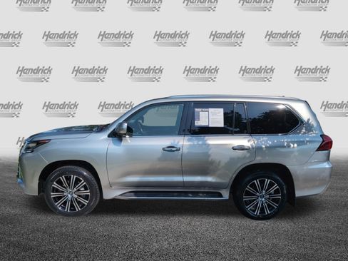Used 2020 Lexus LX 570 4WD w/ Luxury Package image 7