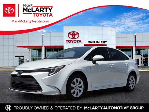 Used 2024 Toyota Corolla LE FWD image 1