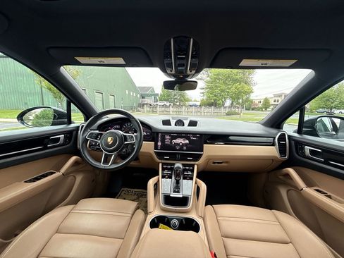 Used 2021 Porsche Cayenne Coupe AWD/4WD image 15