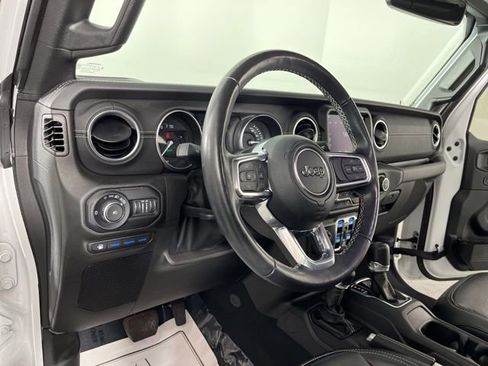 Used 2022 Jeep Wrangler Unlimited Sahara w/ Cold Weather Group image 19