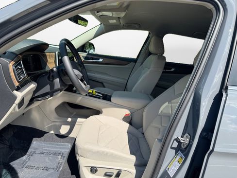 New 2026 Volkswagen Atlas SE image 9