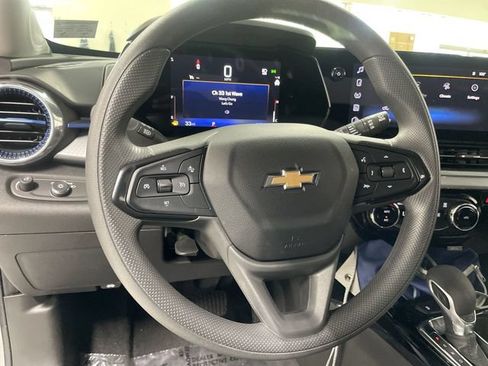 Used 2024 Chevrolet Trax LT FWD image 14