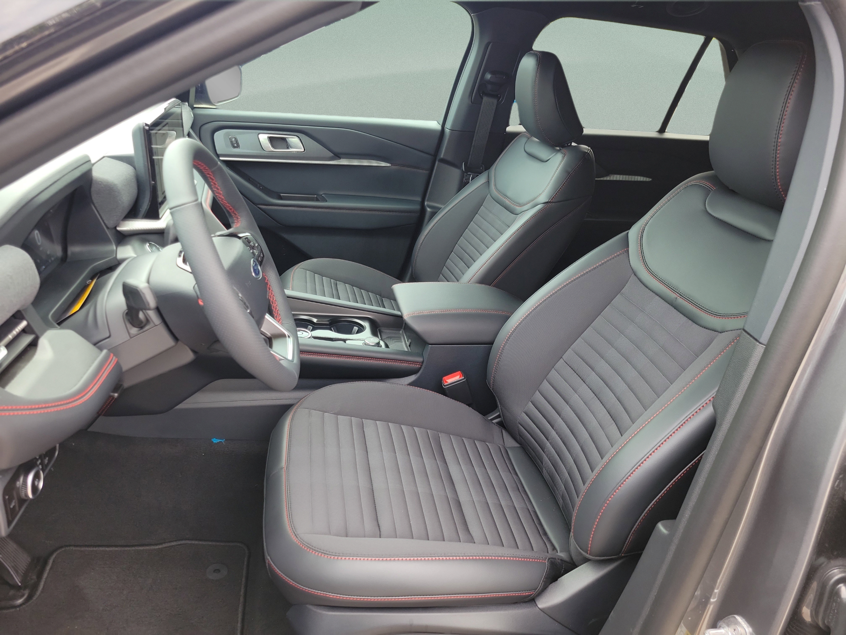 New 2026 Ford Explorer ST-Line w/ ST-Line Street Pack RWD image 8