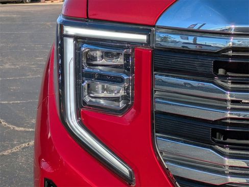 Used 2024 GMC Sierra 1500 SLT w/ SLT Convenience Package image 10