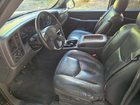 Used 2004 Chevrolet Avalanche Z71 w/ Sun And Sound Package AWD/4WD image 9
