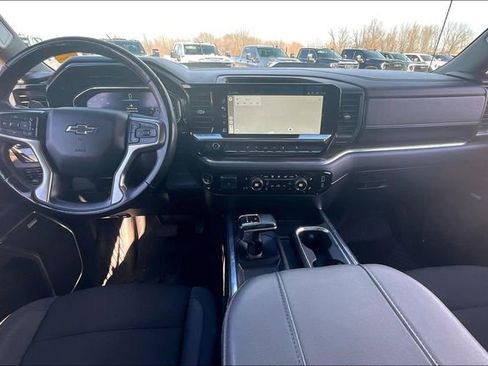 Used 2024 Chevrolet Silverado 1500 LT Trail Boss w/ Convenience Package II image 8