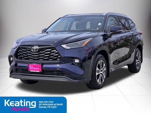 Used 2022 Toyota Highlander XLE image 4