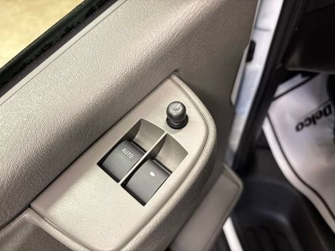 Used 2025 Chevrolet Express 2500 LT w/ LT Preferred Equipment Group RWD image 30