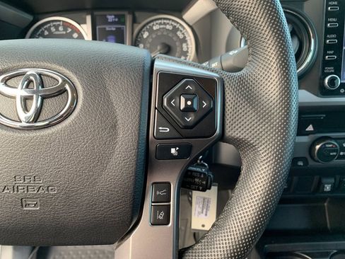 Used 2021 Toyota Tacoma TRD Off-Road image 29