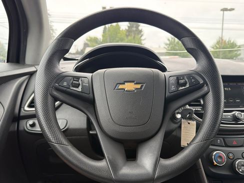 Used 2019 Chevrolet Trax LS w/ Tint and Cruise Package AWD/4WD image 23