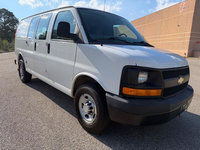 Used 2015 Chevrolet Express 2500 RWD image 3