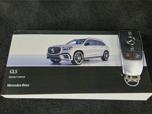 Used 2025 Mercedes-Benz GLS 450 4MATIC image 63