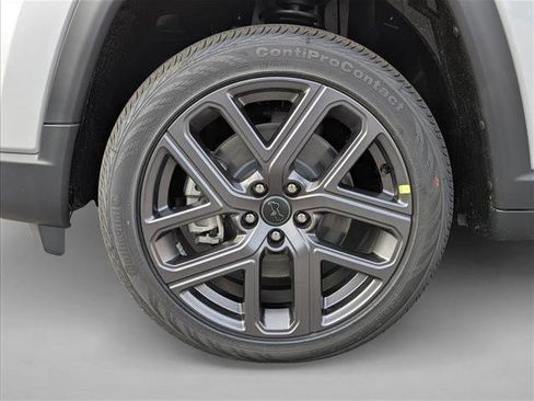 New 2026 Jeep Compass Latitude image 9