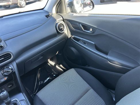 Used 2021 Hyundai Kona SE image 25