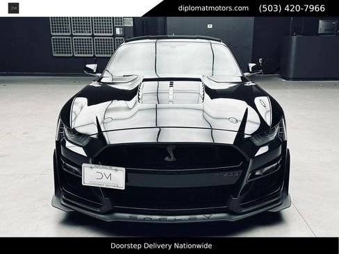 Used 2022 Ford Mustang Shelby GT500 w/ Technology Package RWD image 11