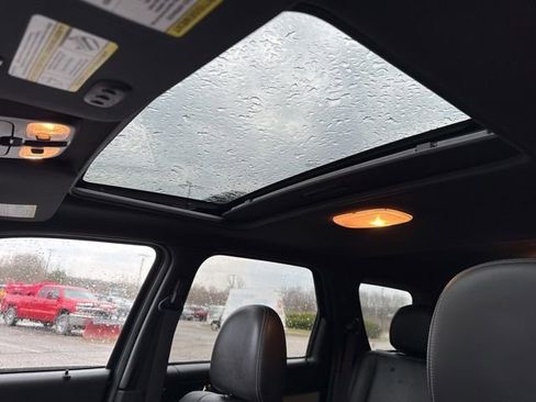 Used 2010 Mercury Mariner Premier FWD image 17