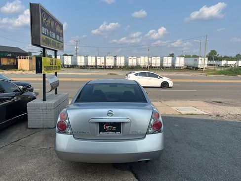 Used 2005 Nissan Altima 2.5 S w/ (K92) Protection Pkg FWD image 3
