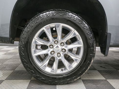 Used 2019 Chevrolet Silverado 1500 LTZ AWD/4WD image 15