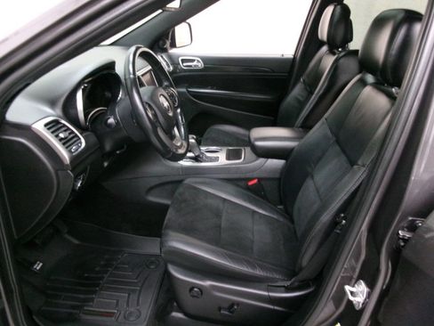 Used 2018 Jeep Grand Cherokee Altitude image 14