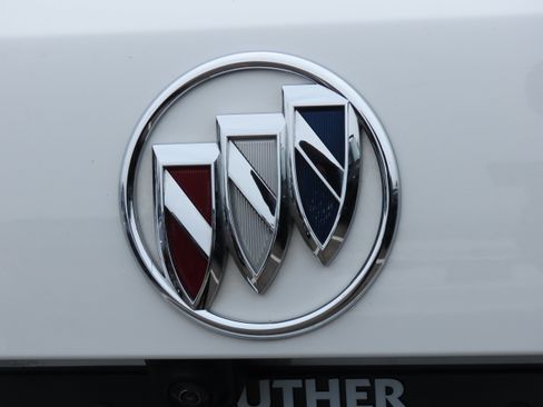 Used 2022 Buick Envision Essence w/ Technology Package I image 16