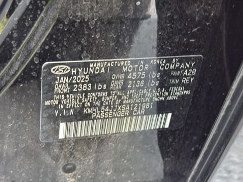 Used 2025 Hyundai Sonata Limited FWD image 32
