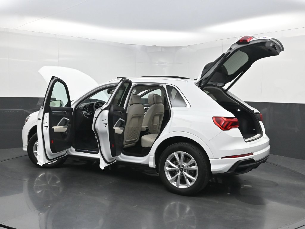 Used 2025 Audi Q3 2.0T Premium Plus w/ Premium Plus Package AWD/4WD image 37