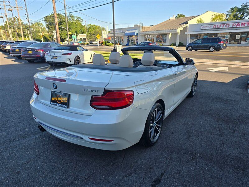 Used 2018 BMW 230i Convertible RWD image 3