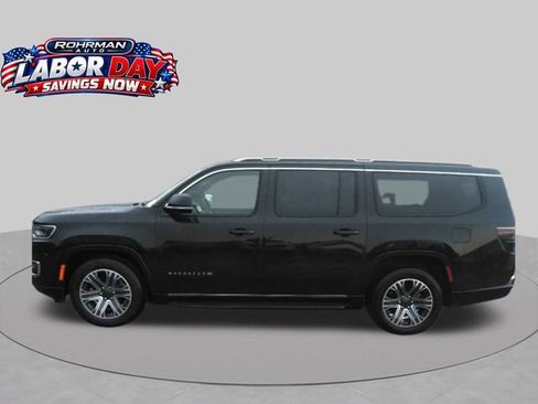 Used 2024 Jeep Wagoneer L Series II w/ Flexible Seating Group AWD/4WD image 1