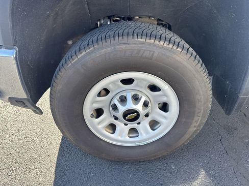 Used 2024 Chevrolet Silverado 3500 LT w/ Safety Package image 2