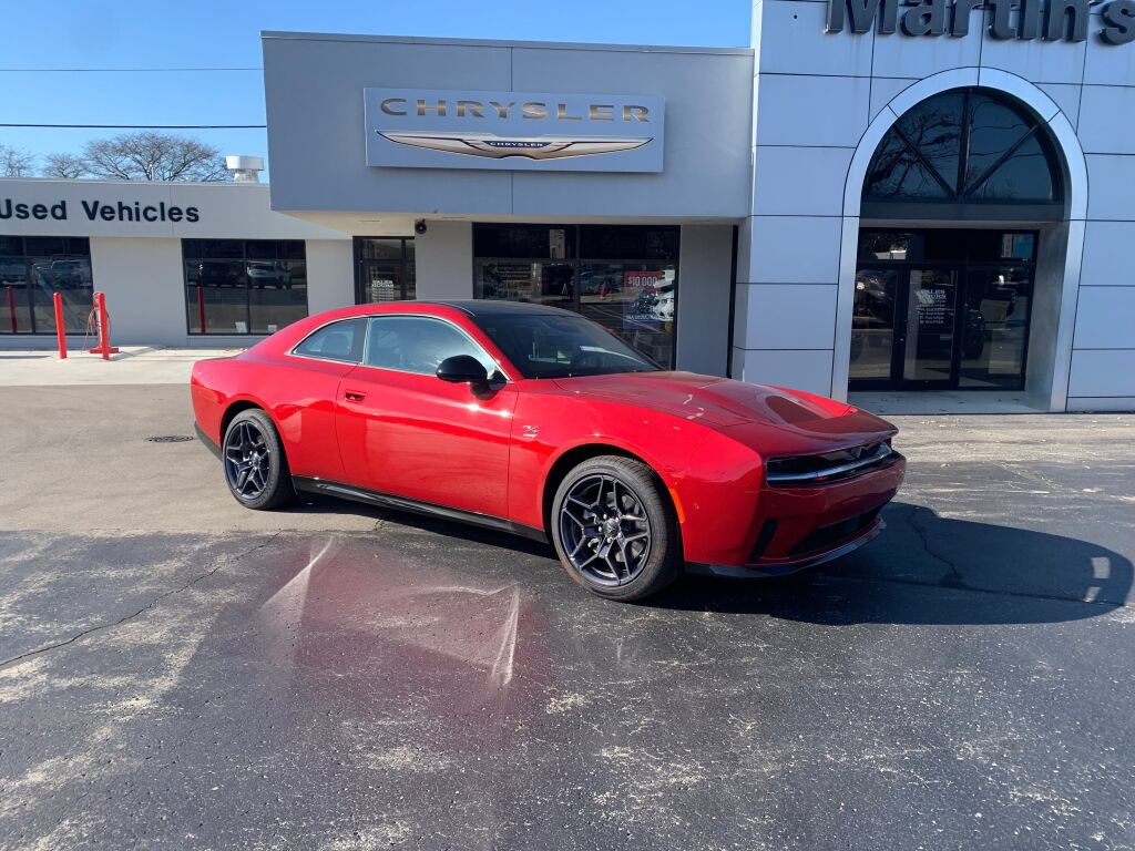 Used 2024 Dodge Charger Daytona R/T w/ Plus Group AWD/4WD image 2